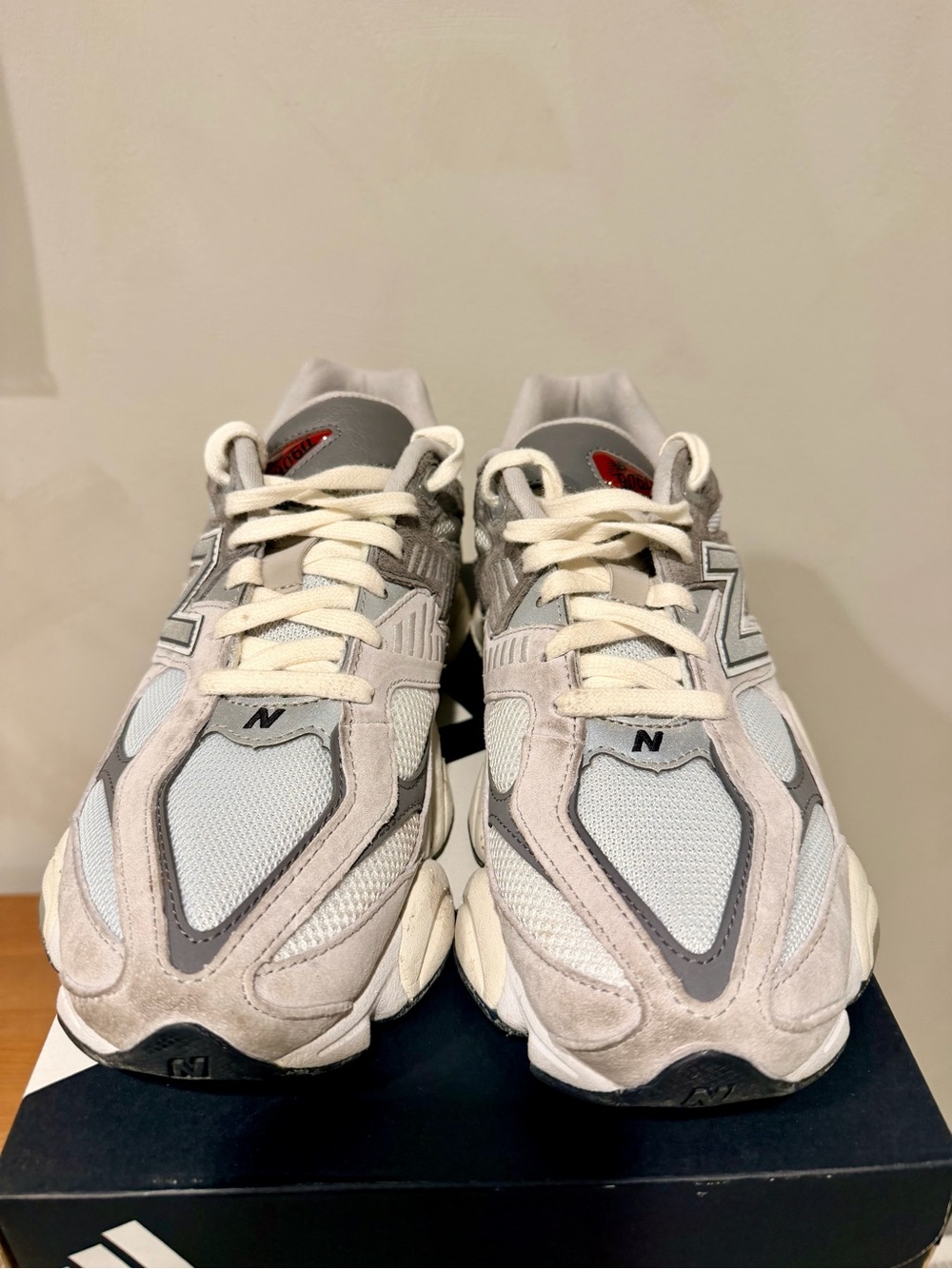 New Balance 9060 unisex sneakers (gray colorway). - Picture 8 of 9